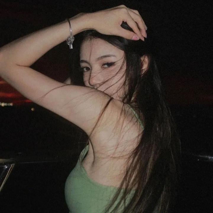 滑板女孩